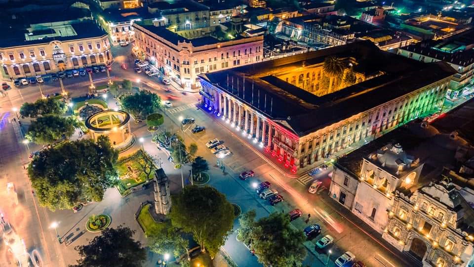 Parque Centro América de Quetzaltenango de noche